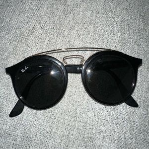 Ray Bans Black sunglasses with gold bridge 
RB4256 GATSBY